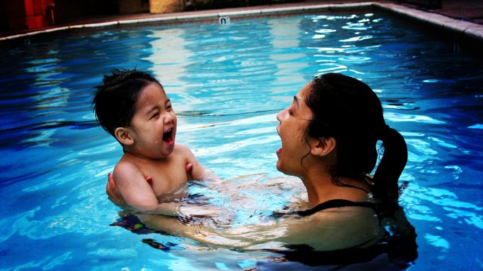 apprendre_a_nager_bebe apprendre a nager enfant